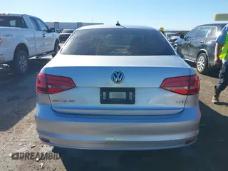 2015 Volkswagen Jetta SE z VIN 3VWD07AJ6FM326731, wystawiony jako IAAI lot #41066250 z przebiegiem 63 242 mil mil oraz . Historia ofert i sprzedaży dostępna na DreamBid. Obrazek 16.