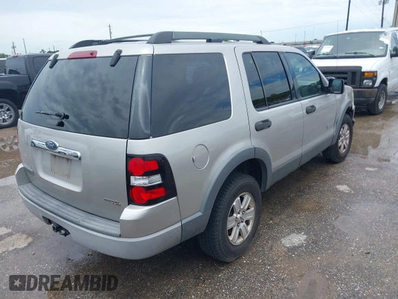2006 Ford Explorer XLT z VIN 1FMEU63E96UA34987, wystawiony jako IAAI lot #42484509 z przebiegiem 225 228 mil mil oraz . Historia ofert i sprzedaży dostępna na DreamBid. Obrazek 4.