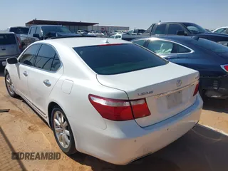 2007 Lexus LS 460 with VIN JTHBL46F275017817, listed as a IAAI auction lot 41958897 with 100,301 mi miles and . Bid and sale history available at DreamBid. Image 14.