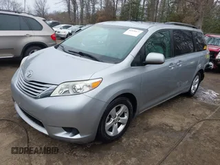 2017 Toyota Sienna LE Auto Access Seat with VIN 5TDKZ3DC4HS898051, listed as a IAAI auction lot 41530873 with 117,576 mi miles. Bid and sale history available at carsss.com. Image 17.