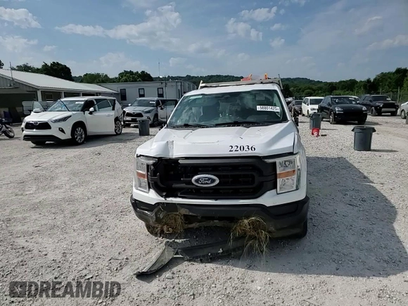 2022 Ford F-150 XL with VIN 1FTFX1E57NKD05538, listed as a Copart auction lot 58801425 with 53,392 mi miles and Salvage title. Bid and sale history available at DreamBid. Image 13.