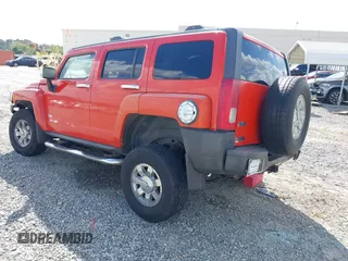2009 Hummer H3 Adventure z VIN 5GTEN13E198105917, wystawiony jako IAAI lot #42020721 z przebiegiem 131 070 mil mil oraz . Historia ofert i sprzedaży dostępna na DreamBid. Obrazek 3.