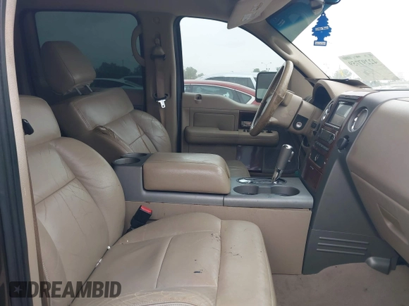 2008 Ford F-150 XLT z VIN 1FTPW12V98FA17013, wystawiony jako IAAI lot #42297759 z przebiegiem 149 487 mil mil oraz . Historia ofert i sprzedaży dostępna na DreamBid. Obrazek 5.