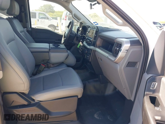 2022 Ford F-150 XL with VIN 1FTFX1E55NKD43897, listed as a IAAI auction lot 42512714 with 55,078 mi miles and . Bid and sale history available at DreamBid. Image 5.