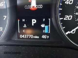2020 Mitsubishi Outlander ES z VIN JA4AZ3A38LZ017160, wystawiony jako IAAI lot #41638787 z przebiegiem 43 770 mil mil oraz . Historia ofert i sprzedaży dostępna na DreamBid. Obrazek 16.