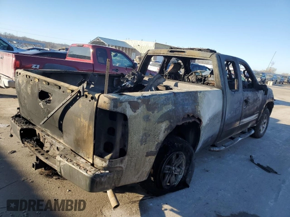 2013 GMC Sierra 1500 SLE with VIN 1GTR2VE73DZ184632, listed as a Copart auction lot 42704525 with Not Provided miles and Salvage Title. Bid and sale history available at DreamBid. Image 3.