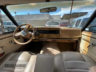 1987 Jeep Grand Wagoneer z VIN 1JCNJ15U7HT153505, wystawiony jako Copart lot #46373925 z przebiegiem 57 931 mil mil oraz Czysty tytuł • Clean title. Historia ofert i sprzedaży dostępna na DreamBid. Obrazek 9.