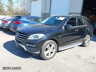 2013 Mercedes-Benz M-Class ML 350 with VIN 4JGDA5HB4DA209402, listed as a IAAI auction lot 41697862 with 181,011 mi miles. Bid and sale history available at carsss.com. Image 22.