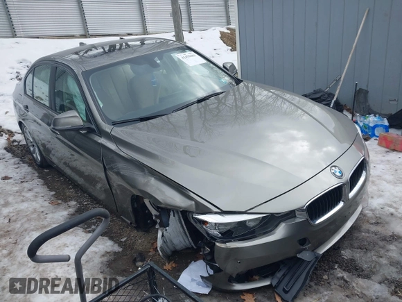 2016 BMW 3 Series 320i xDrive z VIN WBA8E5G5XGNU20345, wystawiony jako IAAI lot #41450461 z przebiegiem 155 607 mil mil oraz . Historia ofert i sprzedaży dostępna na DreamBid. Obrazek 1.