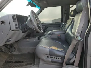 2000 GMC Denali z VIN 1GKEK63R9YR225073, wystawiony jako Copart lot #86819964 z przebiegiem 207 827 mil mil oraz Szkody całkowita. Historia ofert i sprzedaży dostępna na DreamBid. Obrazek 7.