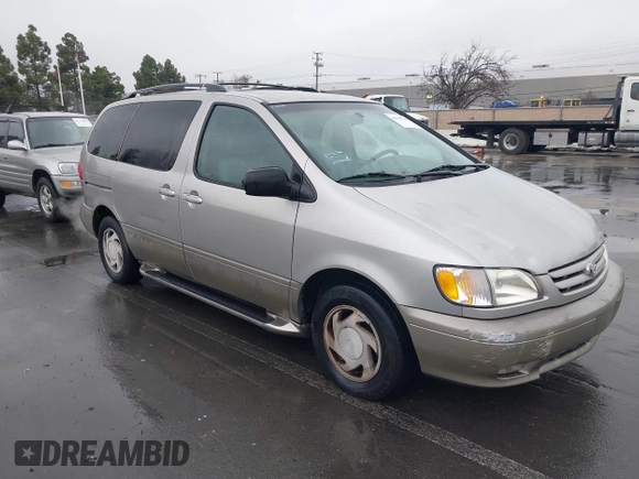2001 Toyota Sienna LE with VIN 4T3ZF13CX1U400520, listed as a IAAI auction lot 41725348 with 258,267 mi miles. Bid and sale history available at carsss.com. Image 1.