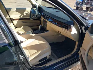 2011 BMW 3 Series 328i xDrive z VIN WBAPK7C51BA970796, wystawiony jako IAAI lot #41886963 z przebiegiem 143 619 mil mil oraz . Historia ofert i sprzedaży dostępna na DreamBid. Obrazek 5.
