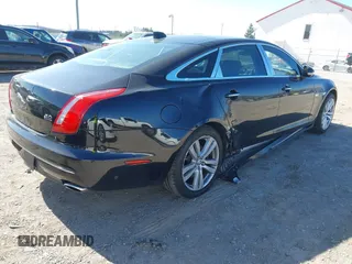 2018 Jaguar XJ Portfolio z VIN SAJWJ2GD2J8W13463, wystawiony jako IAAI lot #41897451 z przebiegiem 70 448 mil mil oraz . Historia ofert i sprzedaży dostępna na DreamBid. Obrazek 4.
