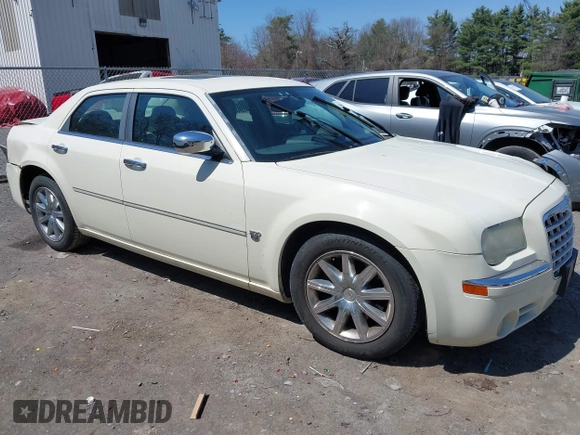 2007 Chrysler 300 C with VIN 2C3KA63H87H897640, listed as a IAAI auction lot 42098669 with 87,801 mi miles. Bid and sale history available at carsss.com. Image 1.