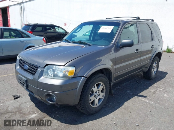 2005 Ford Escape Limited с VIN 1FMCU94115KD86427, выставлен на аукционе IAAI как лот 42322957 с пробегом 153 941 миль миль и . История ставок и продаж доступна на DreamBid. Изображение 2.