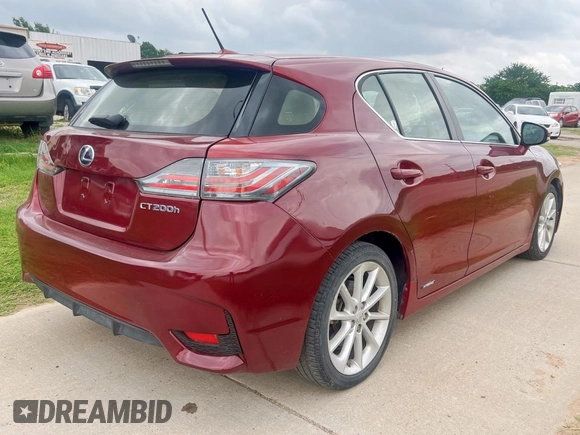 2013 Lexus CT 200h z VIN JTHKD5BH3D2165045, wystawiony jako Copart lot #59756555 z przebiegiem 106 547 mil mil oraz Czysty tytuł • Clean title. Historia ofert i sprzedaży dostępna na DreamBid. Obrazek 4.