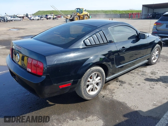 2008 Ford Mustang Deluxe with VIN 1ZVHT80N085138945, listed as a IAAI auction lot 41820988 with 127,880 mi miles. Bid and sale history available at carsss.com. Image 4.
