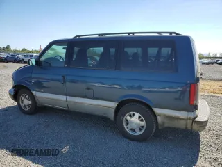 2000 GMC Safari with VIN 1GKDM19W8YB532104, listed as a Copart auction lot 59866574 with 152,933 mi miles and Salvage Title. Bid and sale history available at carsss.com. Image 2.