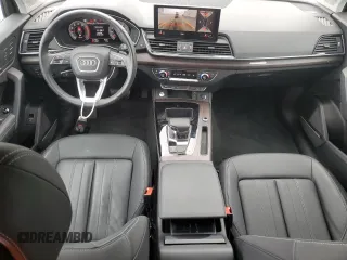 2024 Audi Q5 Premium Plus z VIN WA1BBAFY5R2027549, wystawiony jako Copart lot #55025835 z przebiegiem 31 779 mil mil oraz Szkoda całkowita • Salvage title. Historia ofert i sprzedaży dostępna na DreamBid. Obrazek 8.