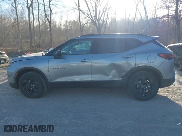 2025 Chevrolet Blazer LT with VIN 3GNKBHR45SS104574, listed as a IAAI auction lot 41293595 with 1,205 mi miles and . Bid and sale history available at DreamBid. Image 14.