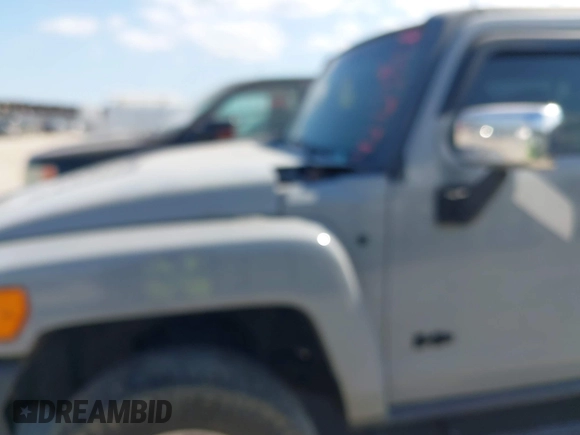 2007 Hummer H3 SUV with VIN 5GTDN13E878109598, listed as a IAAI auction lot 42123800 with 204,726 mi miles and . Bid and sale history available at DreamBid. Image 6.