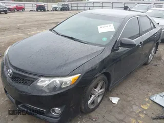 2013 Toyota Camry L with VIN 4T1BF1FK6DU222137, listed as a IAAI auction lot 41910131 with 139,743 mi miles. Bid and sale history available at carsss.com. Image 2.