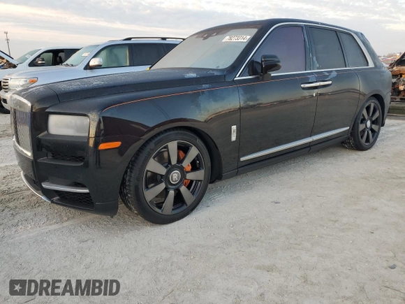 2023 Rolls-Royce Cullinan z VIN SLATV4C01PU217942, wystawiony jako Copart lot #78273314 z przebiegiem Nie podano mil oraz Szkody całkowita. Historia ofert i sprzedaży dostępna na DreamBid. Obrazek 1.