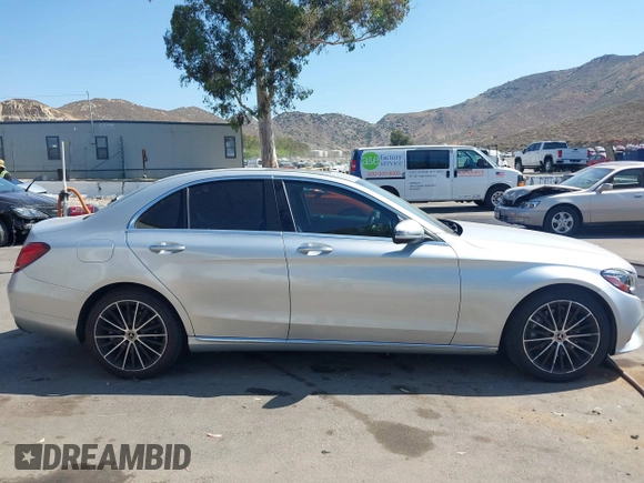 2020 Mercedes-Benz C 300 с VIN W1KWF8DB4LR579695, выставлен на аукционе IAAI как лот 42401232 с пробегом 76 765 миль миль и . История ставок и продаж доступна на DreamBid. Изображение 13.
