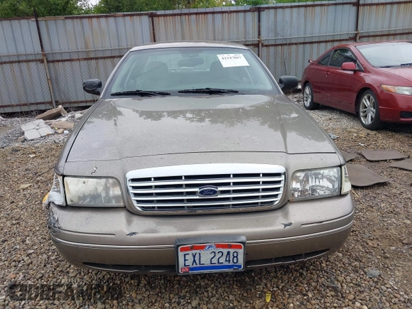 2004 Ford Crown Victoria LX z VIN 2FAFP74W74X114961, wystawiony jako IAAI lot #42347867 z przebiegiem 170 867 mil mil oraz . Historia ofert i sprzedaży dostępna na DreamBid. Obrazek 12.