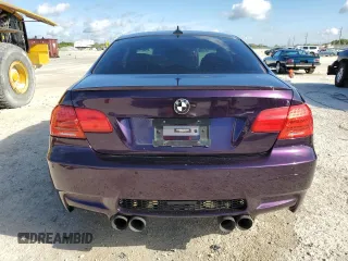 2012 BMW M3 z VIN WBSKG9C56CE798486, wystawiony jako Copart lot #49695915 z przebiegiem 81 637 mil mil oraz Szkoda całkowita • Salvage title. Historia ofert i sprzedaży dostępna na DreamBid. Obrazek 6.