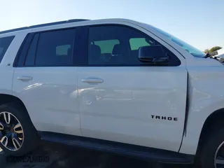 2019 Chevrolet Tahoe LT with VIN 1GNSCBKC7KR183874, listed as a IAAI auction lot 41347304 with 118,902 mi miles. Bid and sale history available at carsss.com. Image 13.
