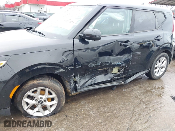 2020 Kia Soul S with VIN KNDJ23AU6L7121354, listed as a IAAI auction lot 41522878 with 79,136 mi miles. Bid and sale history available at carsss.com. Image 6.
