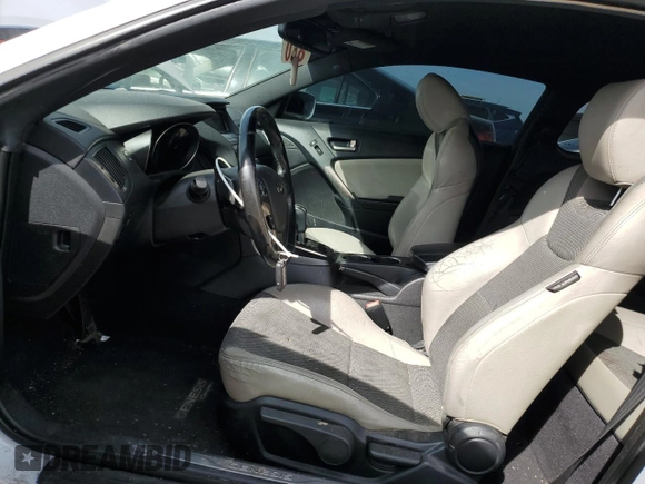 2016 Hyundai Genesis Coupe 3.8L Base z VIN KMHHT6KJ2GU134929, wystawiony jako Copart lot #48465825 z przebiegiem 125 191 mil mil oraz Nie do naprawy • Non repairable. Historia ofert i sprzedaży dostępna na DreamBid. Obrazek 7.