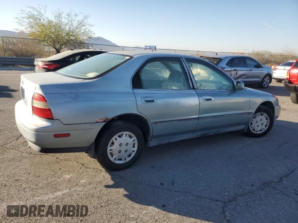 1995 Honda Accord LX with VIN 1HGCD5631SA009224, listed as a Copart auction lot 74694354 with 235,600 mi miles and Clean Title. Bid and sale history available at DreamBid. Image 3.
