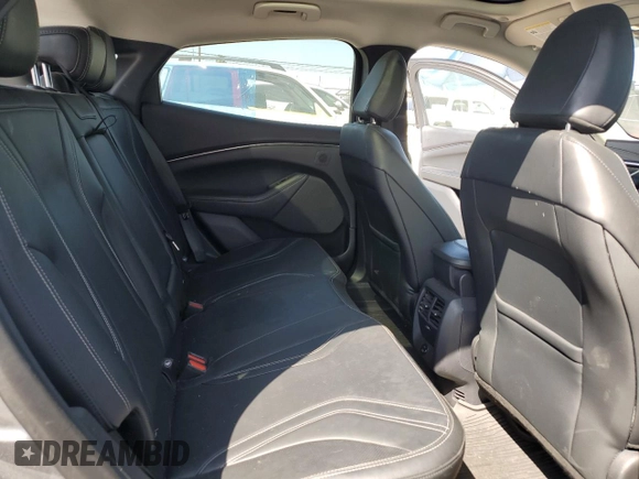 2023 Ford Mustang Mach-E Premium z VIN 3FMTK3RM4PMA41216, wystawiony jako Copart lot #59234645 z przebiegiem 47 223 mil mil oraz Szkoda całkowita • Salvage title. Historia ofert i sprzedaży dostępna na DreamBid. Obrazek 10.