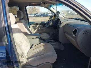 2004 GMC Envoy SLE z VIN 1GKDS13S842152119, wystawiony jako IAAI lot #41187115 z przebiegiem 194 304 mil mil oraz . Historia ofert i sprzedaży dostępna na DreamBid. Obrazek 5.