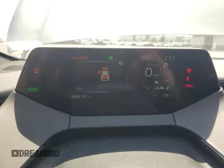 2023 Toyota Prius LE z VIN JTDACAAU8P3008794, wystawiony jako Copart lot #52682695 z przebiegiem 28 912 mil mil oraz Szkoda całkowita • Salvage title. Historia ofert i sprzedaży dostępna na DreamBid. Obrazek 9.