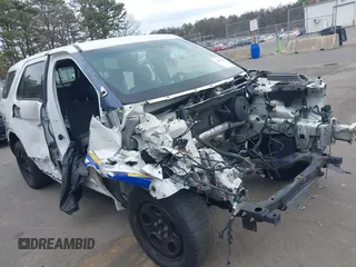 2014 Ford Police Interceptor Utility z VIN 1FM5K8AR1EGC50062, wystawiony jako IAAI lot #42081594 z przebiegiem 97 045 mil mil oraz . Historia ofert i sprzedaży dostępna na DreamBid. Obrazek 6.