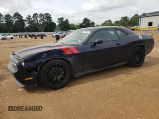 2013 Dodge Challenger SXT z VIN 2C3CDYAG3DH578949, wystawiony jako Copart lot #54664815 z przebiegiem 205 376 mil mil oraz Szkody całkowita. Historia ofert i sprzedaży dostępna na DreamBid. Obrazek 1.