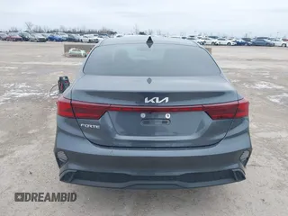 2022 Kia Forte LXS z VIN 3KPF24AD6NE440364, wystawiony jako IAAI lot #41581237 z przebiegiem 52 553 mil mil oraz . Historia ofert i sprzedaży dostępna na DreamBid. Obrazek 16.