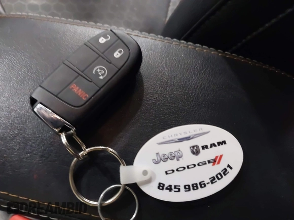 2020 Jeep Compass Latitude z VIN 3C4NJDBB4LT132288, wystawiony jako IAAI lot #42113669 z przebiegiem 57 312 mil mil oraz . Historia ofert i sprzedaży dostępna na DreamBid. Obrazek 11.