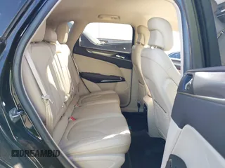2017 Lincoln MKC Premiere z VIN 5LMCJ1C96HUL33651, wystawiony jako IAAI lot #41999911 z przebiegiem 114 723 mil mil oraz . Historia ofert i sprzedaży dostępna na DreamBid. Obrazek 8.