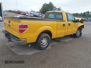 2013 Ford F-150 XL z VIN 1FTPF1CF1DKF06904, wystawiony jako IAAI lot #40567012 z przebiegiem Nie podano mil oraz . Historia ofert i sprzedaży dostępna na DreamBid. Obrazek 4.