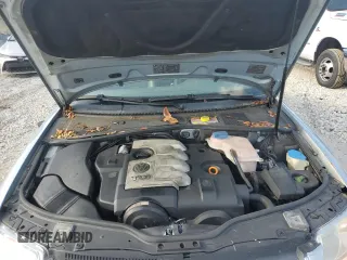 2004 Volkswagen Passat GLS z VIN WVWPE63B04P326636, wystawiony jako Copart lot #60062325 z przebiegiem 117 498 mil mil oraz Czysty tytuł • Clean title. Historia ofert i sprzedaży dostępna na DreamBid. Obrazek 11.