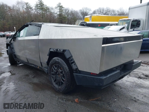 2024 Tesla Cybertruck Cyberbeast z VIN 7G2CEHEE6RA036818, wystawiony jako IAAI lot #41786789 z przebiegiem 5 478 mil mil oraz . Historia ofert i sprzedaży dostępna na DreamBid. Obrazek 3.