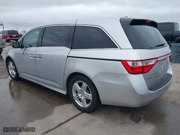 2012 Honda Odyssey Touring with VIN 5FNRL5H92CB119558, listed as a IAAI auction lot 41548061 with NaN miles. Bid and sale history available at carsss.com. Image 3.