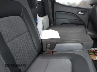 2018 Chevrolet Colorado 4WD Z71 z VIN 1GCGTDENXJ1133572, wystawiony jako IAAI lot #41437941 z przebiegiem 82 254 mil mil oraz . Historia ofert i sprzedaży dostępna na DreamBid. Obrazek 8.