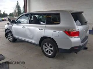 2013 Toyota Highlander with VIN 5TDZA3EH0DS043082, listed as a IAAI auction lot 41943547 with Not Provided miles and . Bid and sale history available at DreamBid. Image 3.