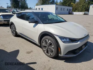 2022 Kia EV6 Wind z VIN KNDC3DLC7N5036151, wystawiony jako Copart lot #53167575 z przebiegiem 71 258 mil mil oraz Szkoda całkowita • Salvage title. Historia ofert i sprzedaży dostępna na DreamBid. Obrazek 4.