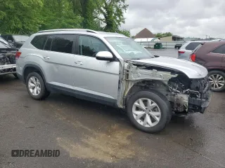 2019 Volkswagen Atlas SE with VIN 1V2WR2CA2KC583977, listed as a Copart auction lot 56501575 with 129,979 mi miles and Salvage title. Bid and sale history available at DreamBid. Image 4.